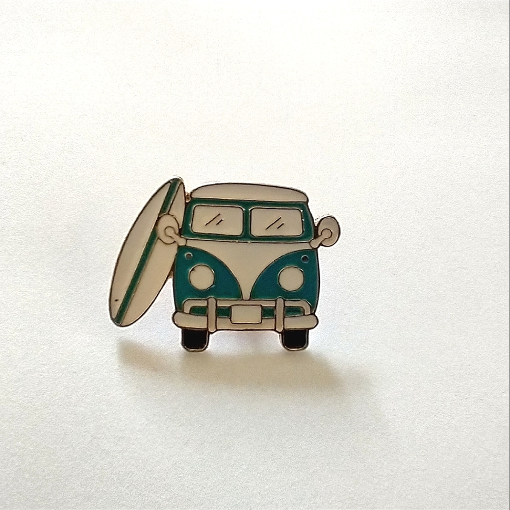 🧁 3/$30 Green and White Camper Van With Surfboard Retro Enamel Pin NEW